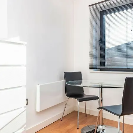 Garden View Studio Near The City Centre Leeds (West Yorkshire)