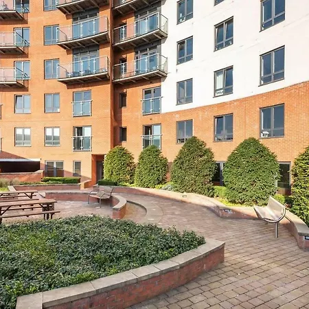 Garden View Studio Near The City Centre Leeds (West Yorkshire)